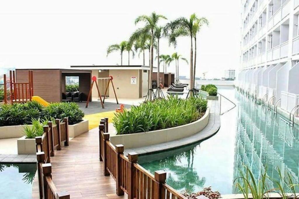 Breeze Residences - 1Br Unit With Balcony -Top Floor Μανίλα Εξωτερικό φωτογραφία